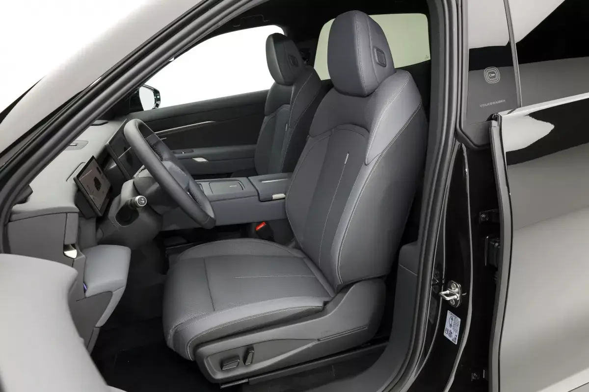 Volkswagen ID. UNYX 08 салон 6