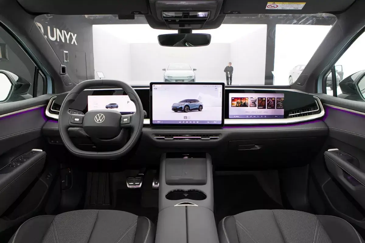 Volkswagen ID. UNYX 06 салон 1