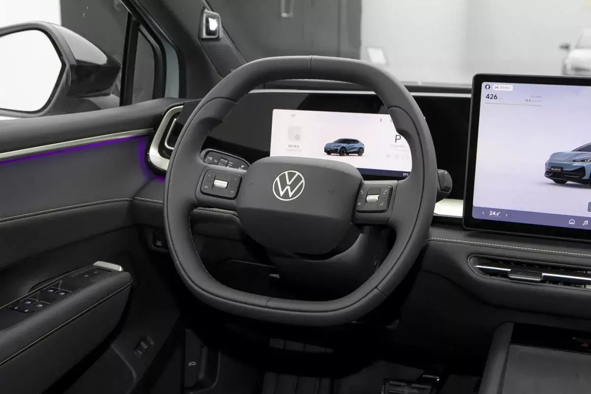 Volkswagen ID. UNYX 06 салон 3
