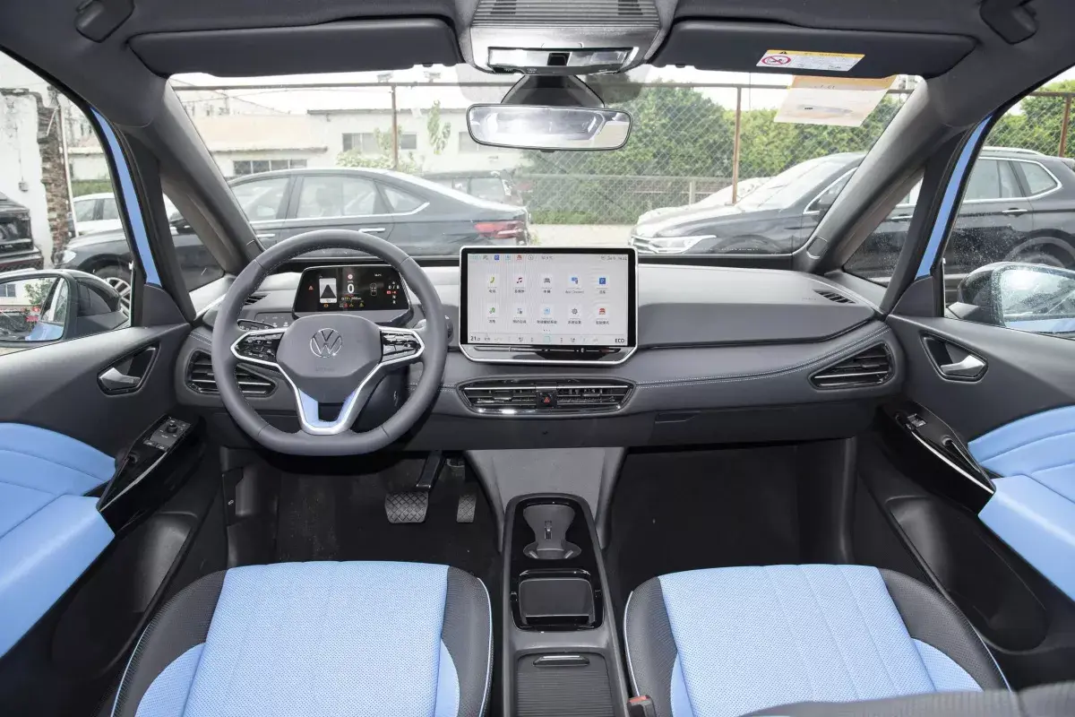 Volkswagen ID.3 салон 1