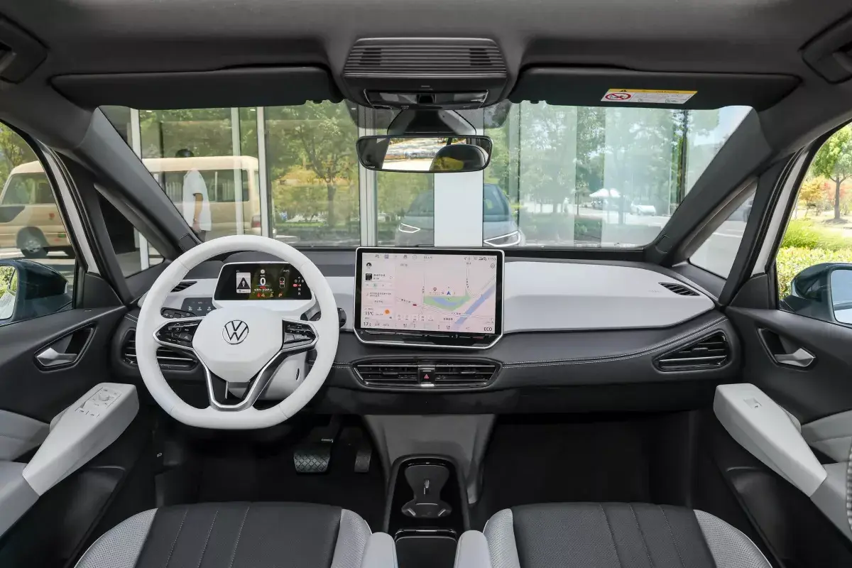 Volkswagen ID.3 салон 10