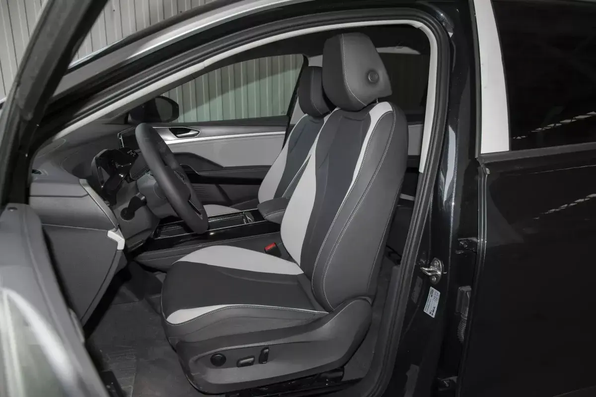 Volkswagen ID.6 CROZZ салон 6