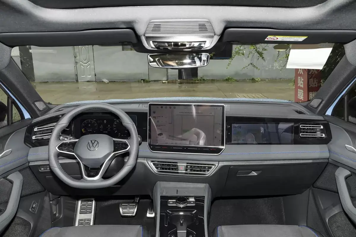 Volkswagen Tiguan L Pro салон 1