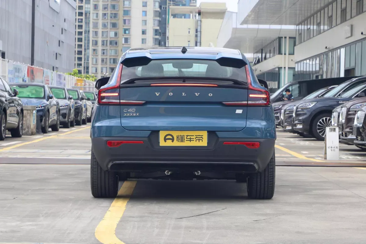 Volvo C40 фото 4