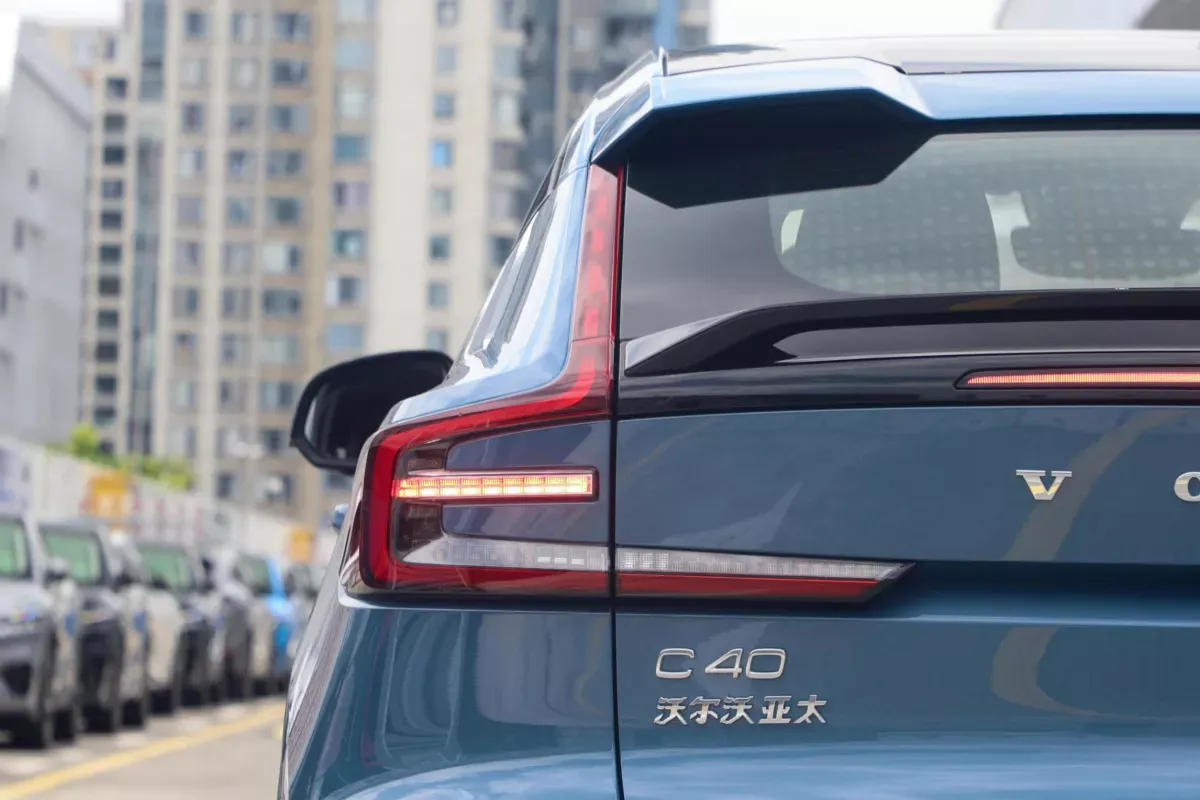 Volvo C40 фото 7