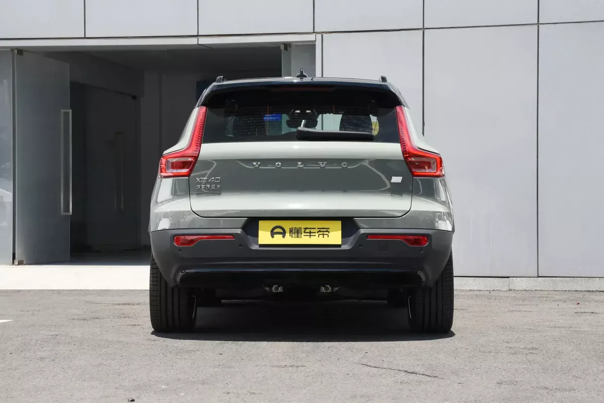 Volvo XC40 фото 4