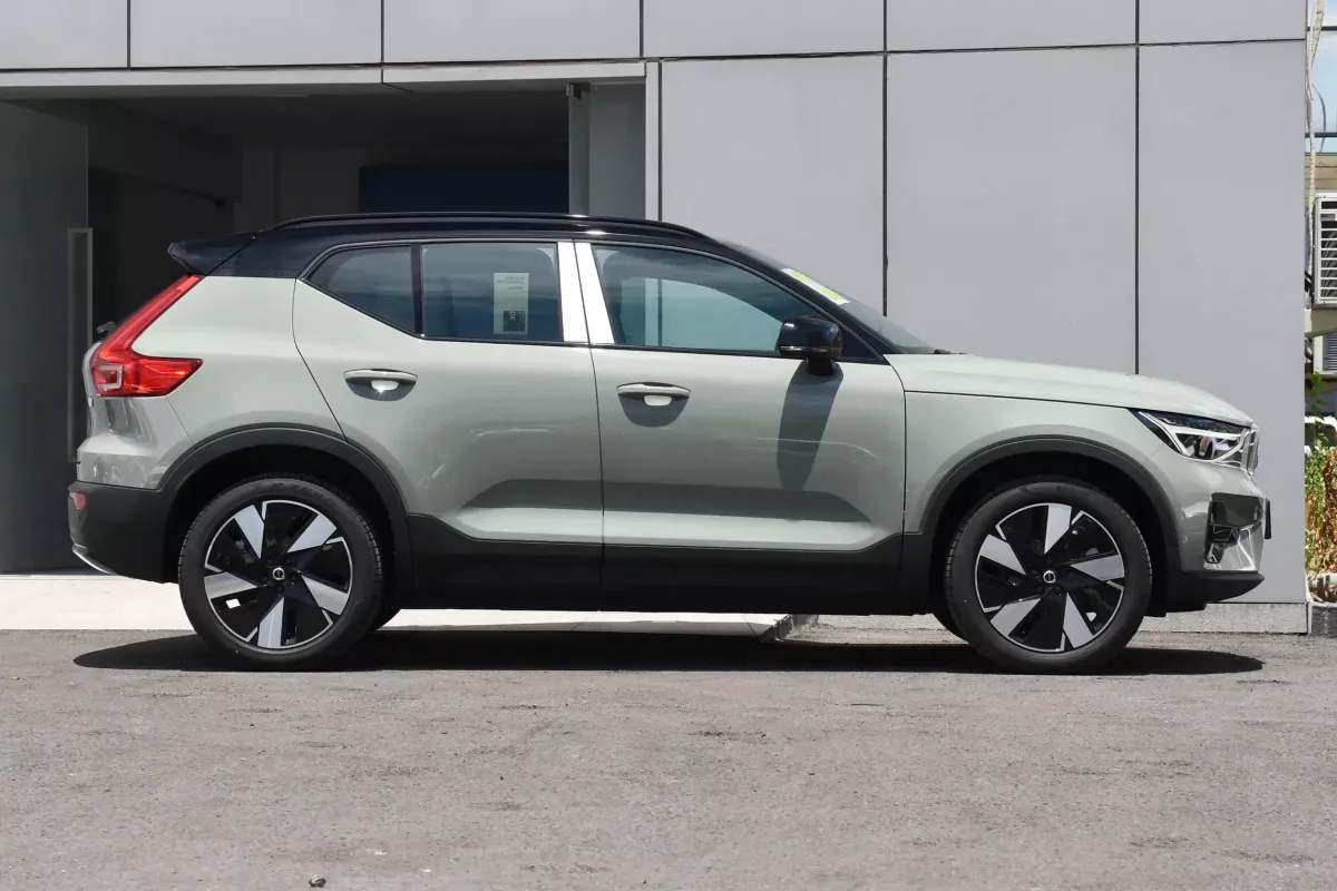 Volvo XC40 фото 5