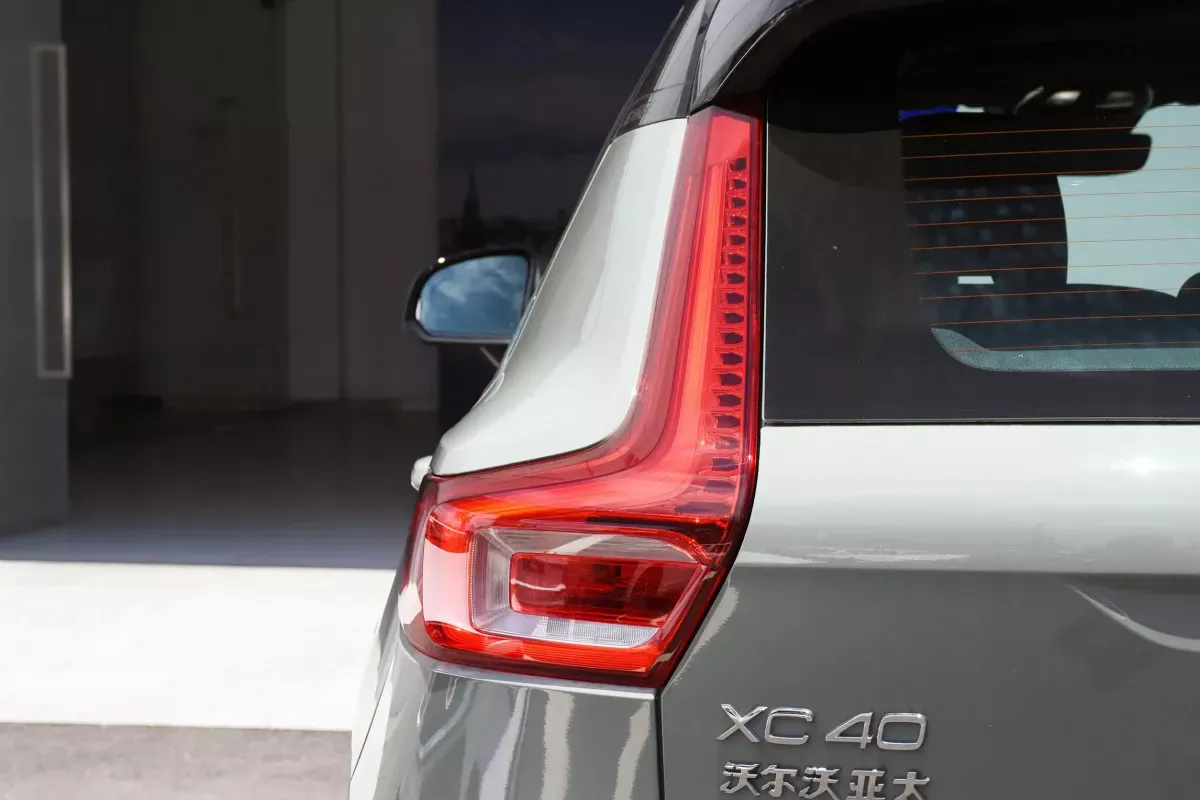 Volvo XC40 фото 7