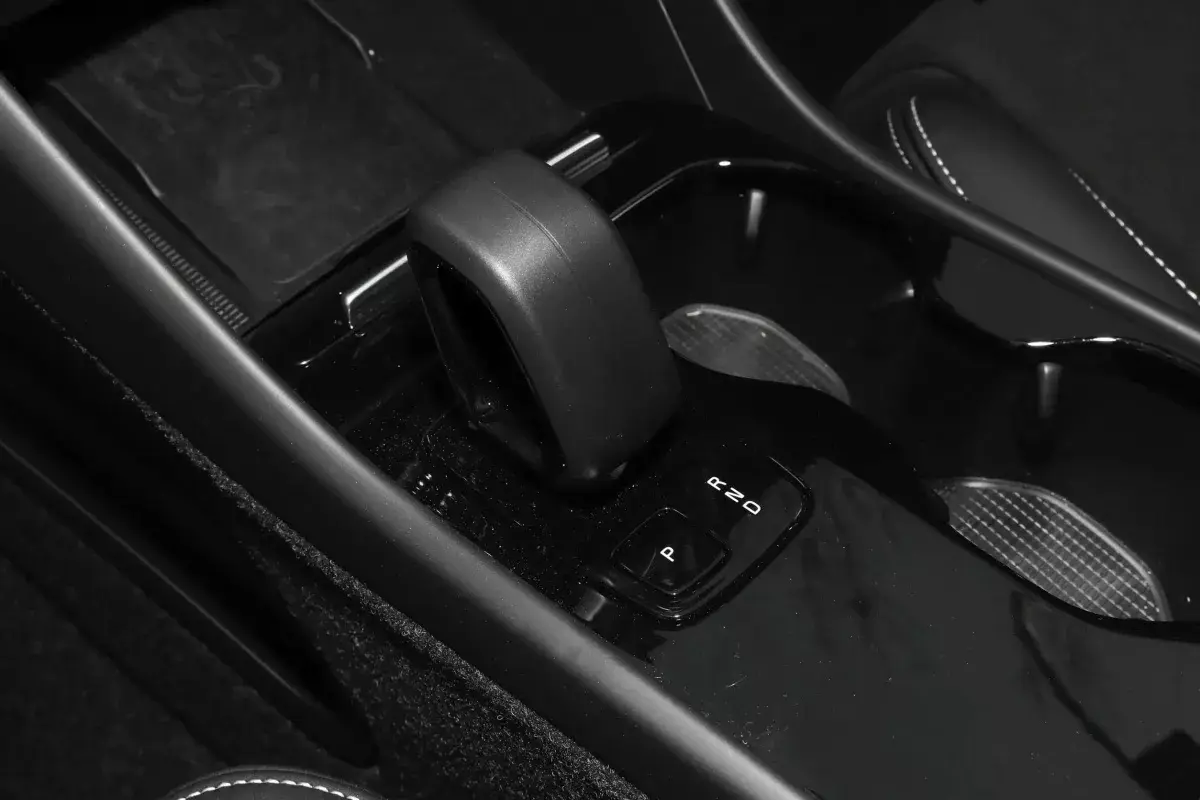 Volvo XC40 салон 4