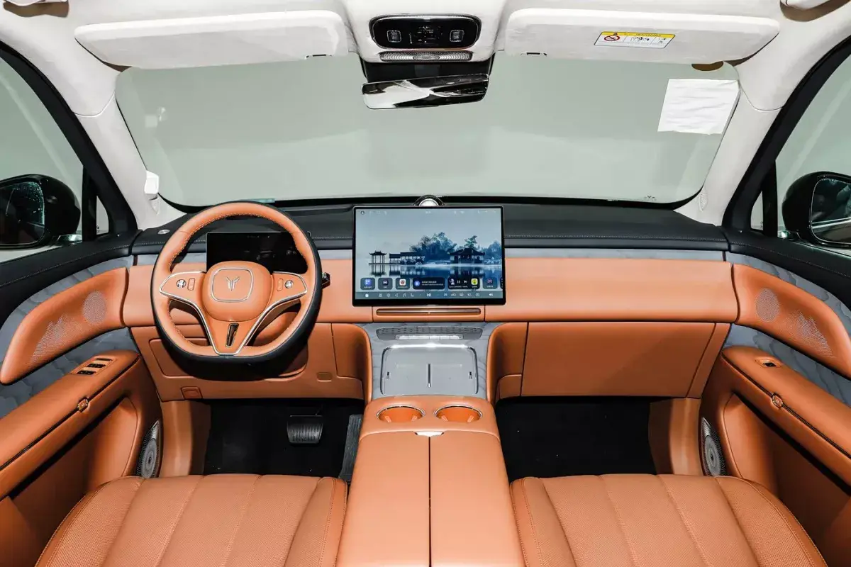 Voyah Taishan PHEV салон 8