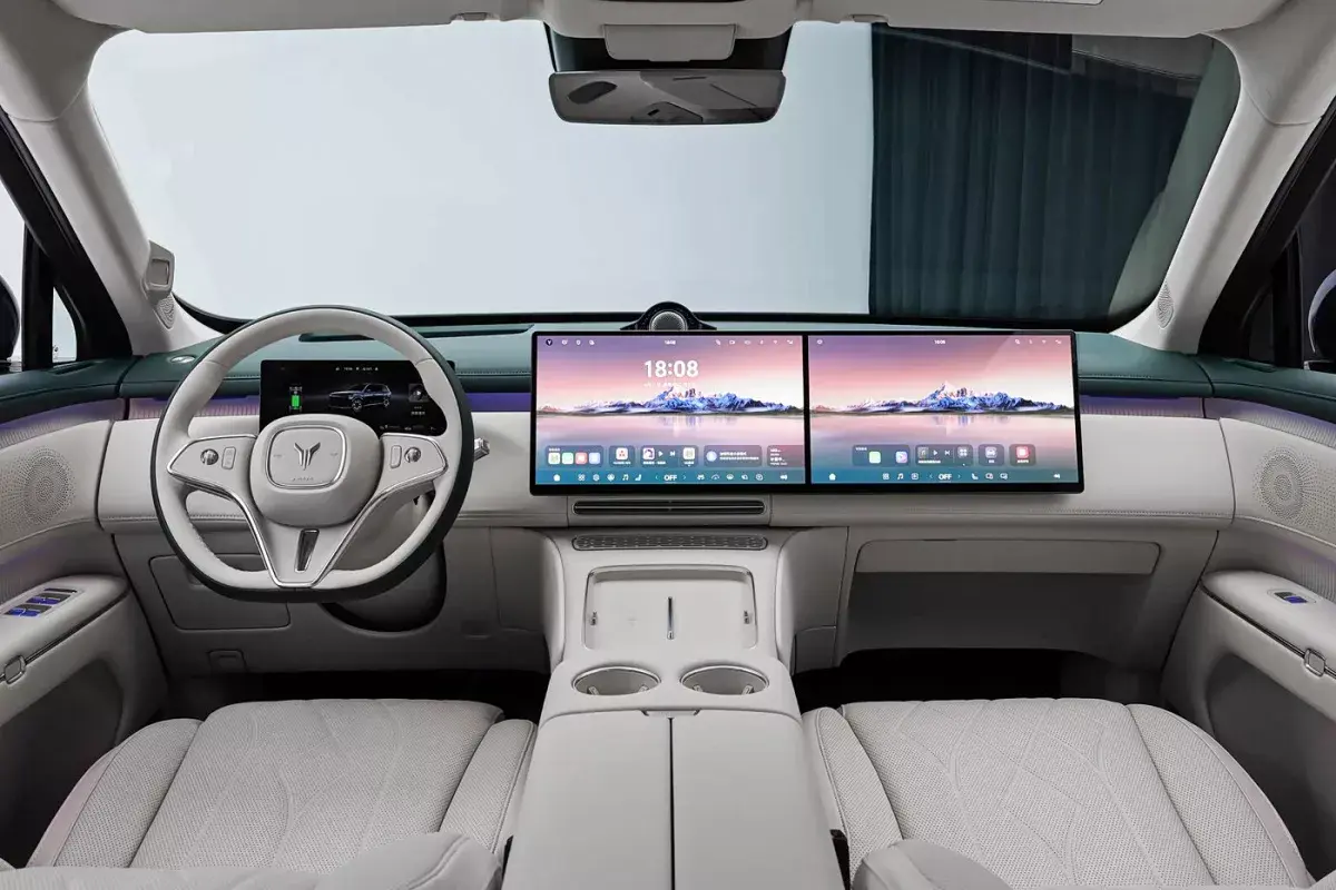 Voyah Taishan X8 EV салон 1