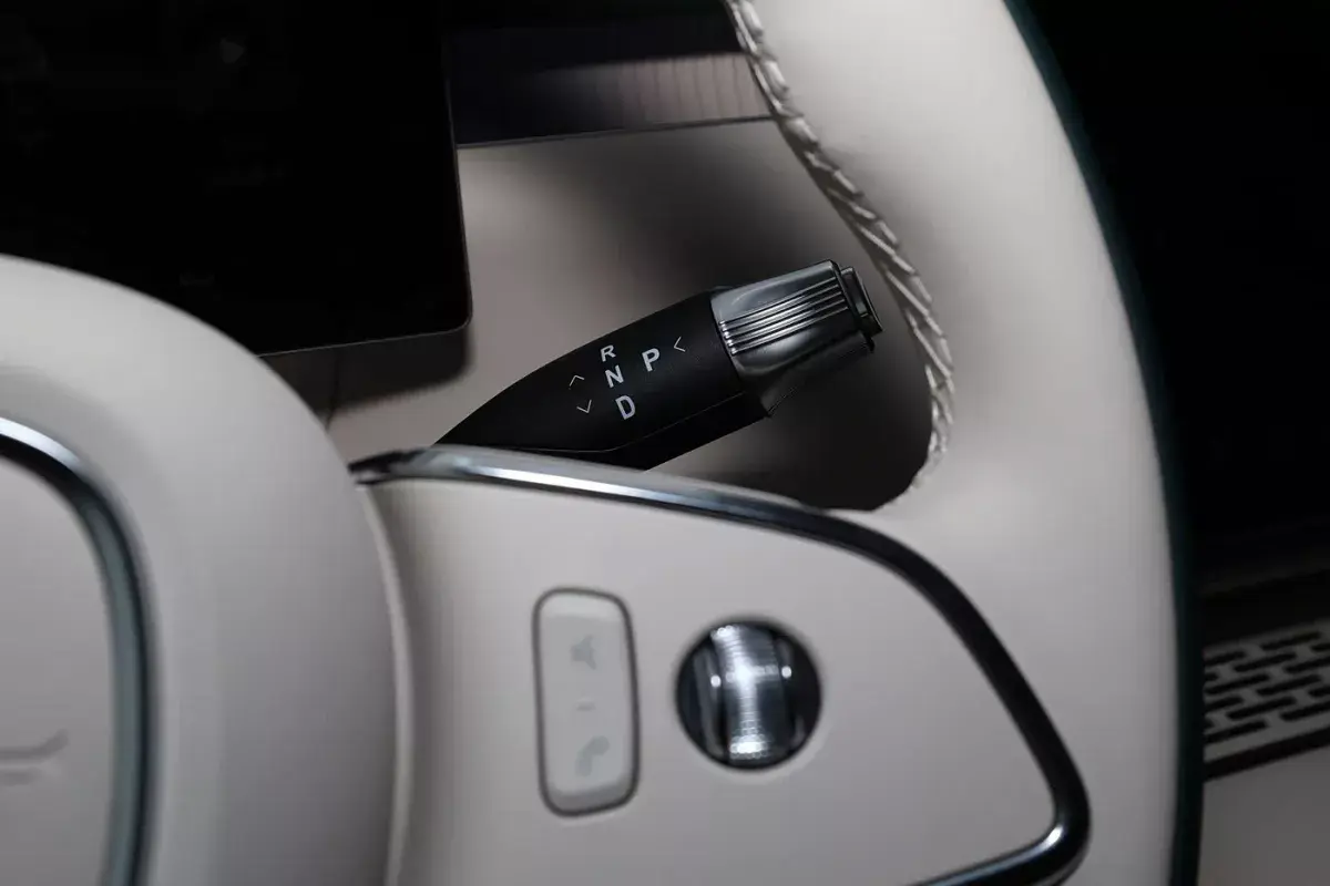 Voyah Taishan X8 EV салон 4