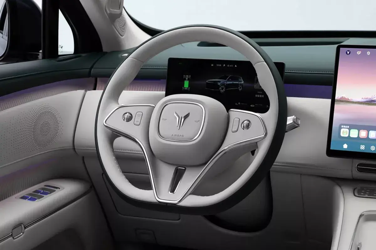 Voyah Taishan X8 PHEV салон 3