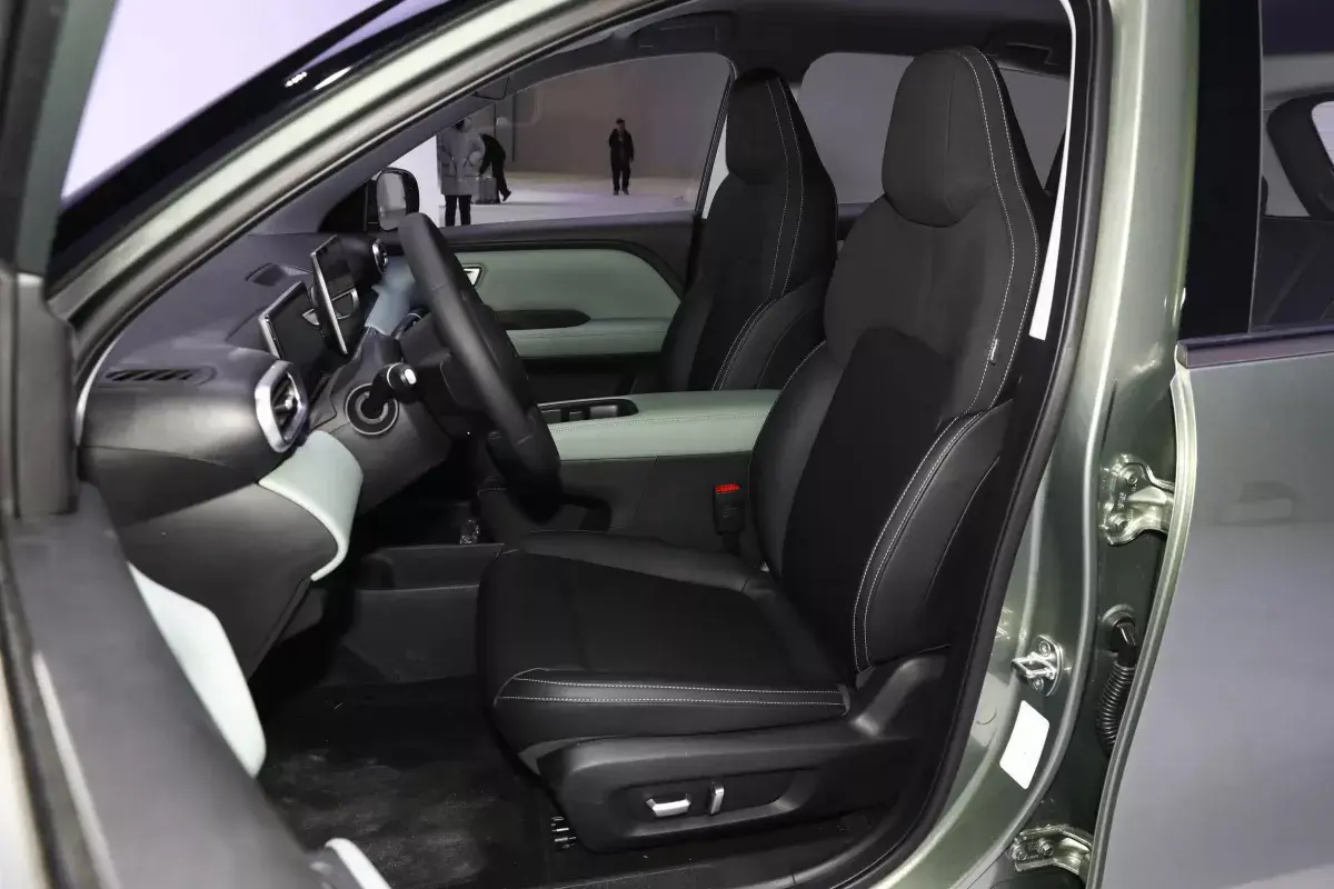 Wuling Bingo Plus салон 6