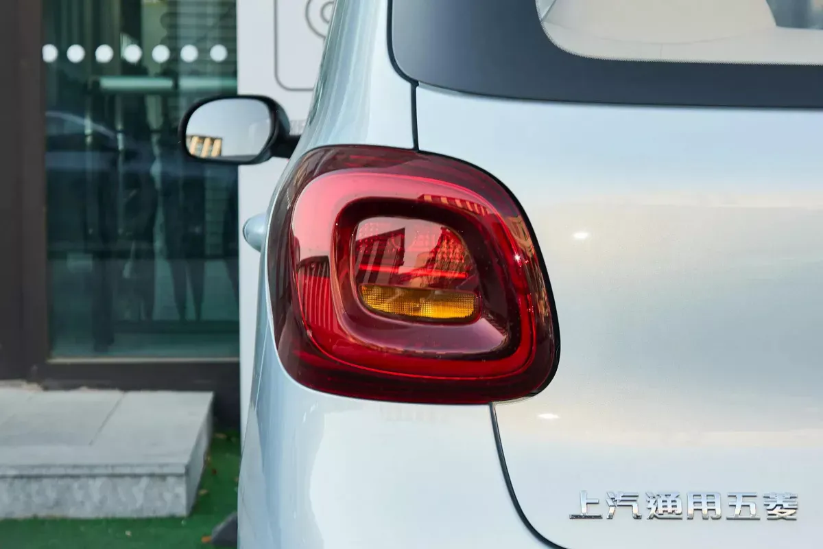 Wuling Mini EV фото 7
