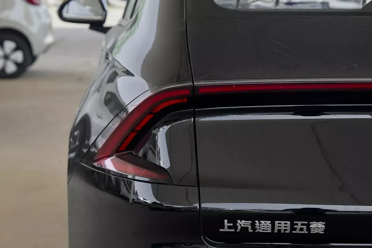 Wuling Starlight EV фото 7