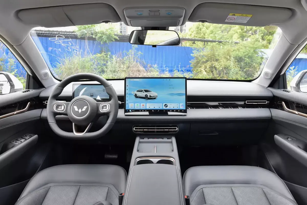Wuling Starlight EV салон 1