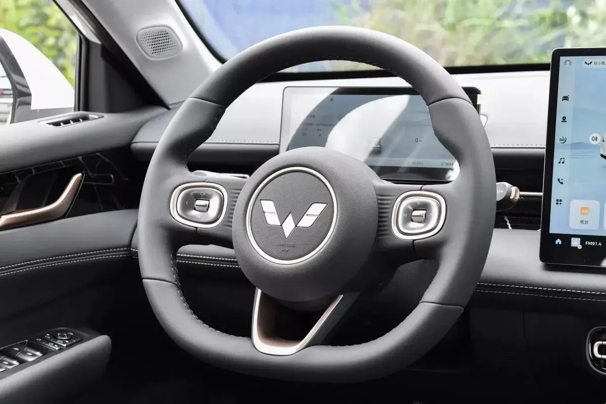 Wuling Starlight EV салон 3