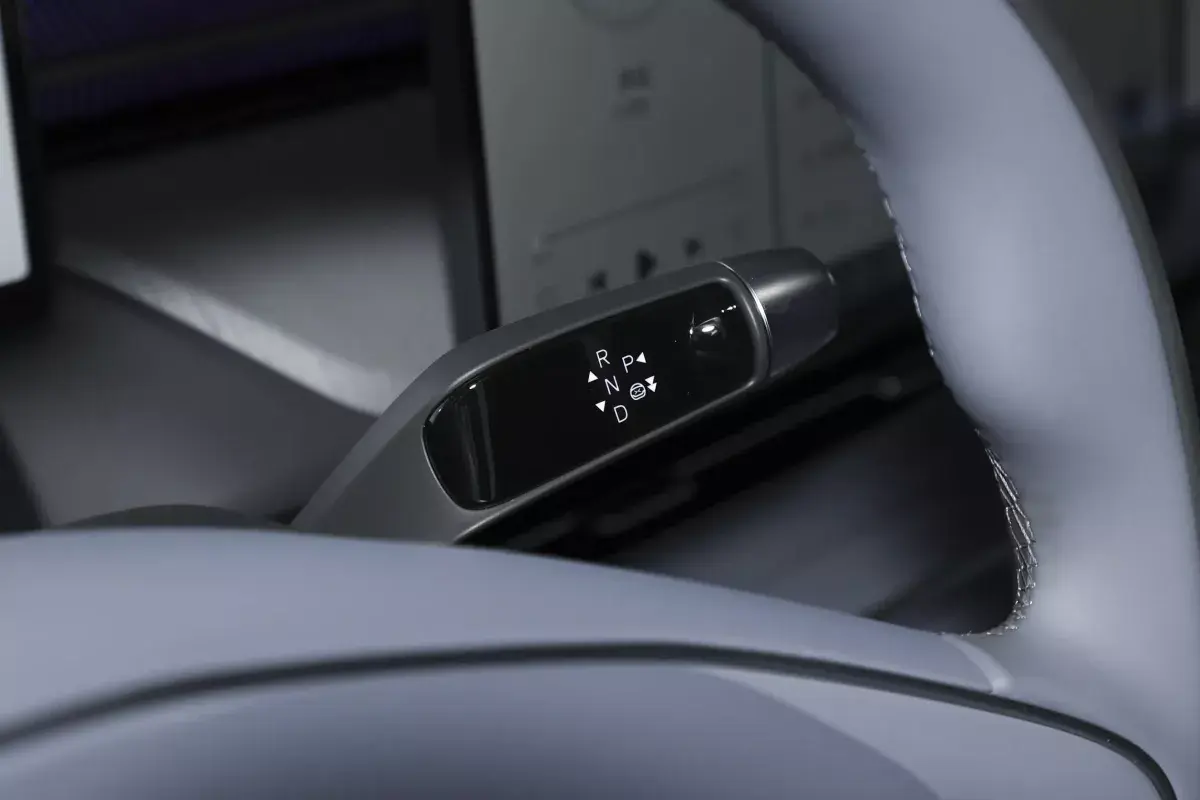 X Peng X-Peng G6 салон 4