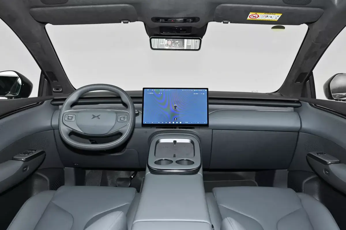 X Peng X-Peng G7 PHEV салон 1