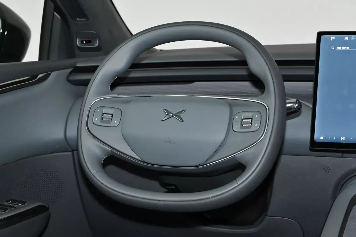 X Peng X-Peng G7 PHEV салон 2