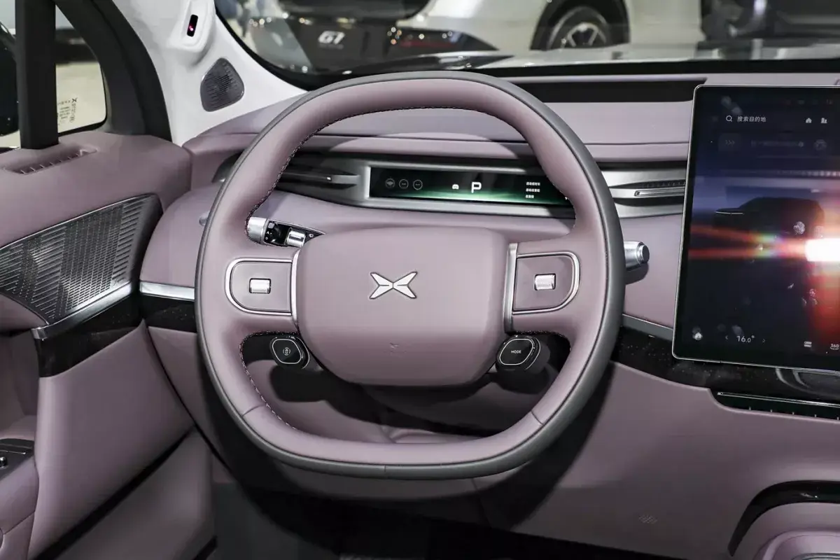 X Peng X-Peng GX EV салон 3