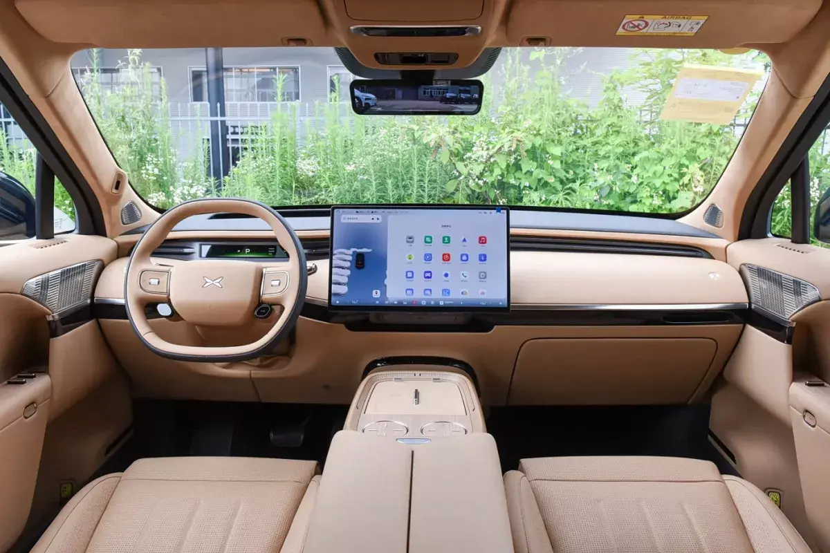 X Peng X-Peng GX PHEV салон 1
