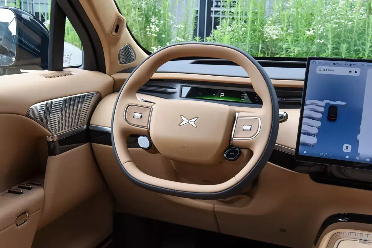 X Peng X-Peng GX PHEV салон 3