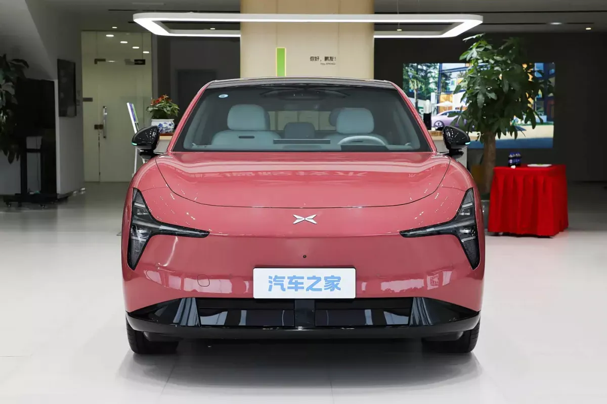 X Peng X-Peng MONA L03 PHEV