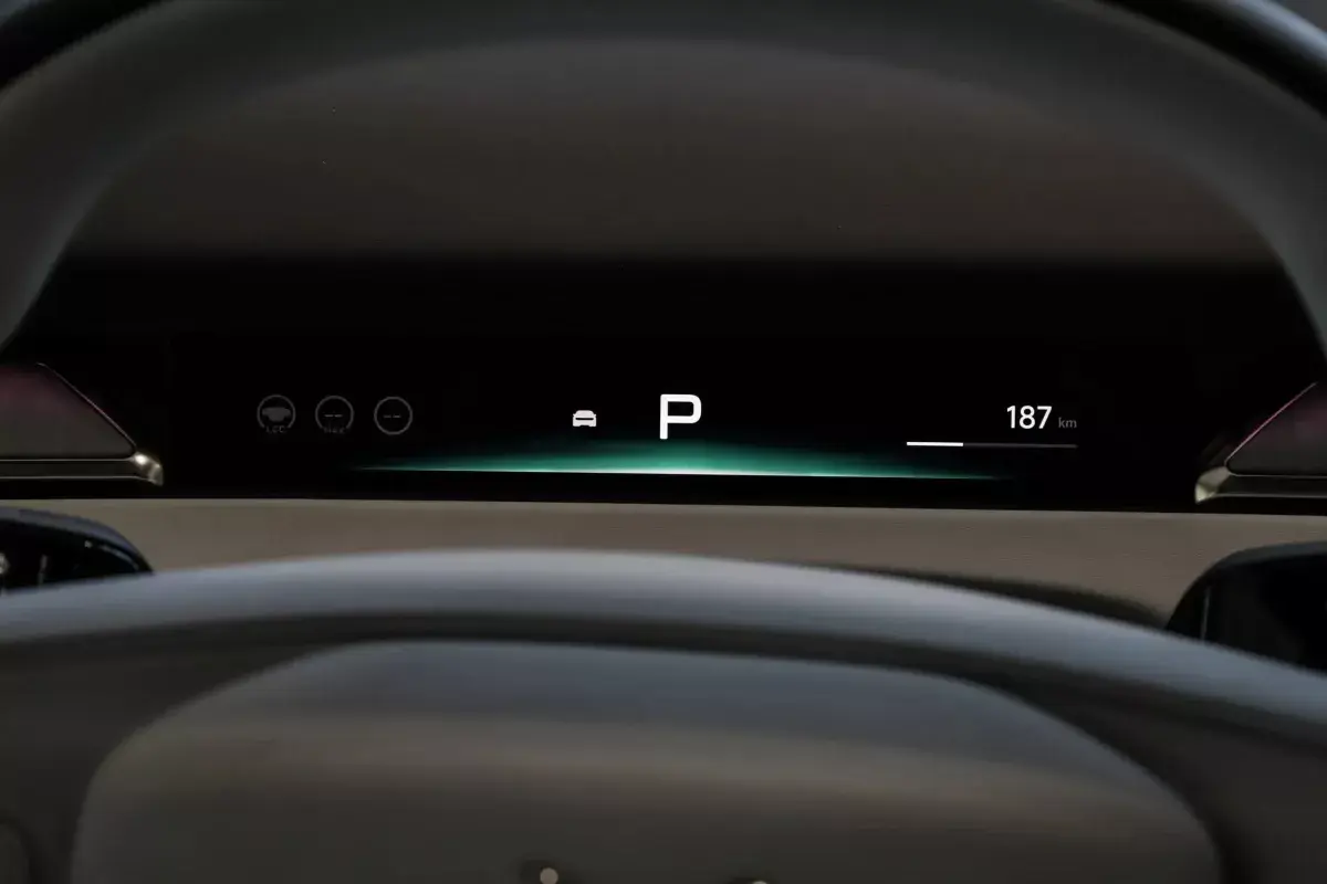 X Peng X-Peng P7+ салон 2