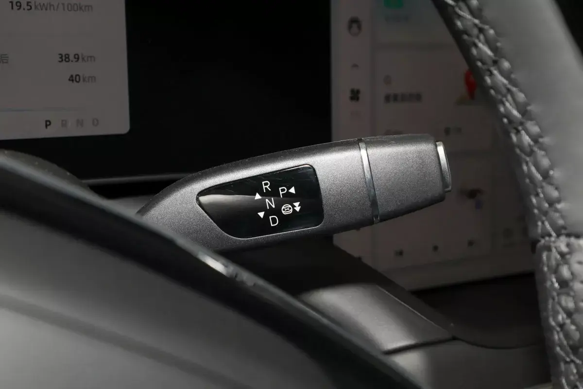 X Peng X-Peng P7 салон 4
