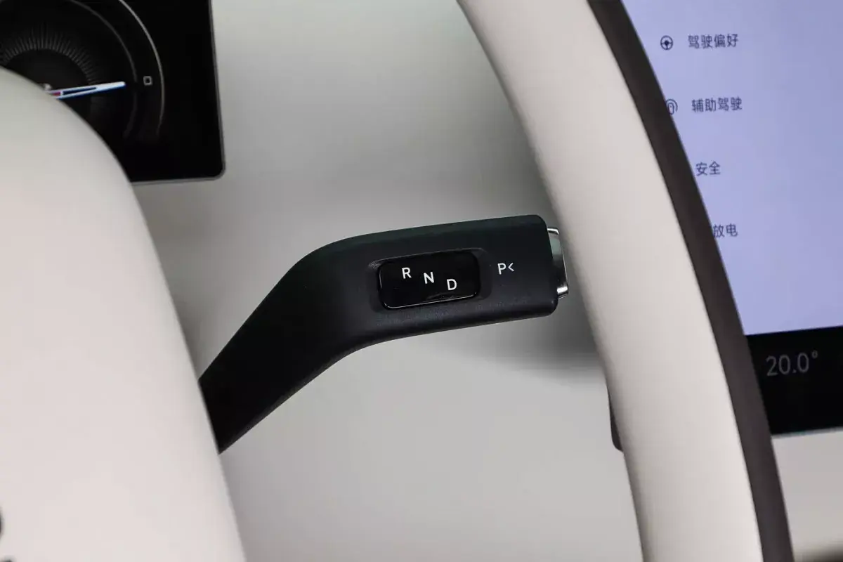 Xiaomi Skynomad N70 салон 4