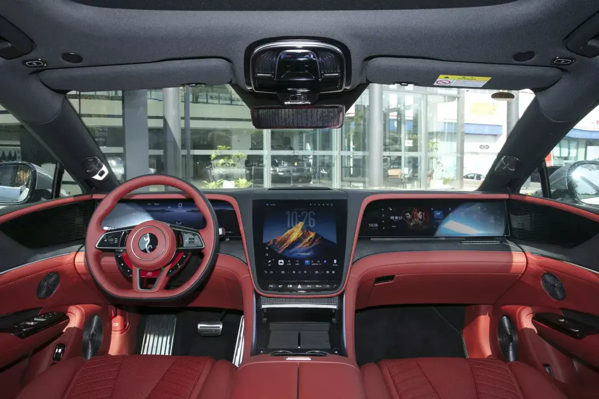 Yangwang U7 PHEV салон 1