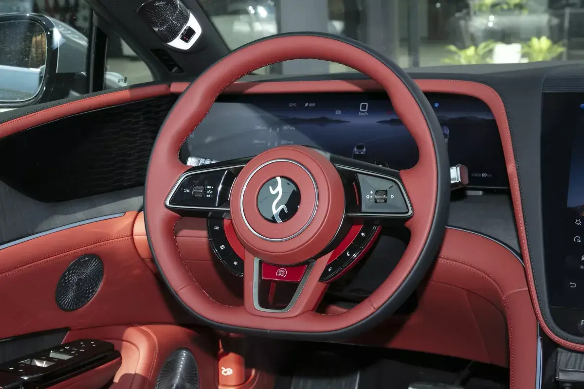 Yangwang U7 PHEV салон 3