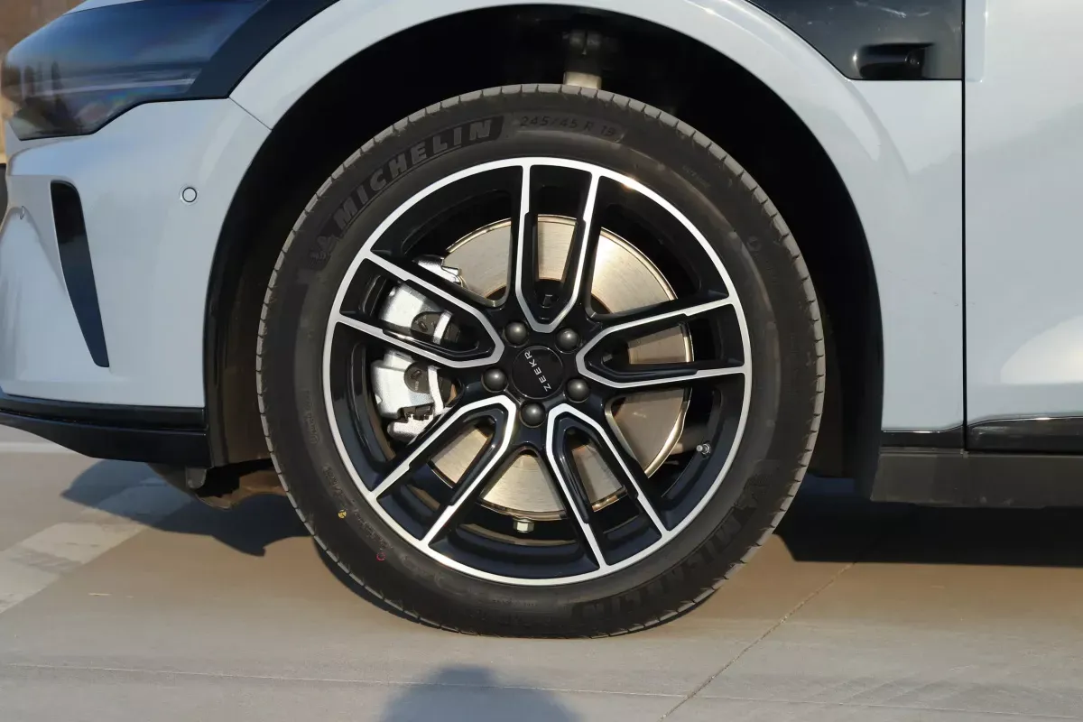 Zeekr 007GT фото 6