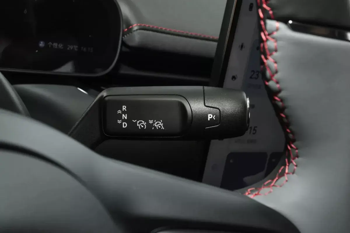 Zeekr 007GT салон 4
