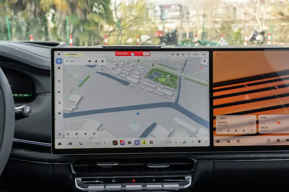 Zeekr 8X PHEV салон 5