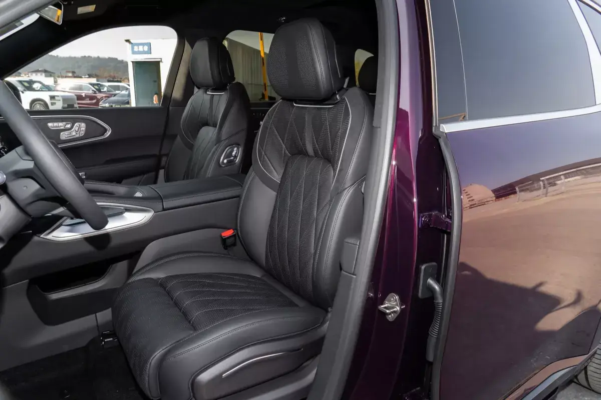 Zeekr 8X PHEV салон 6