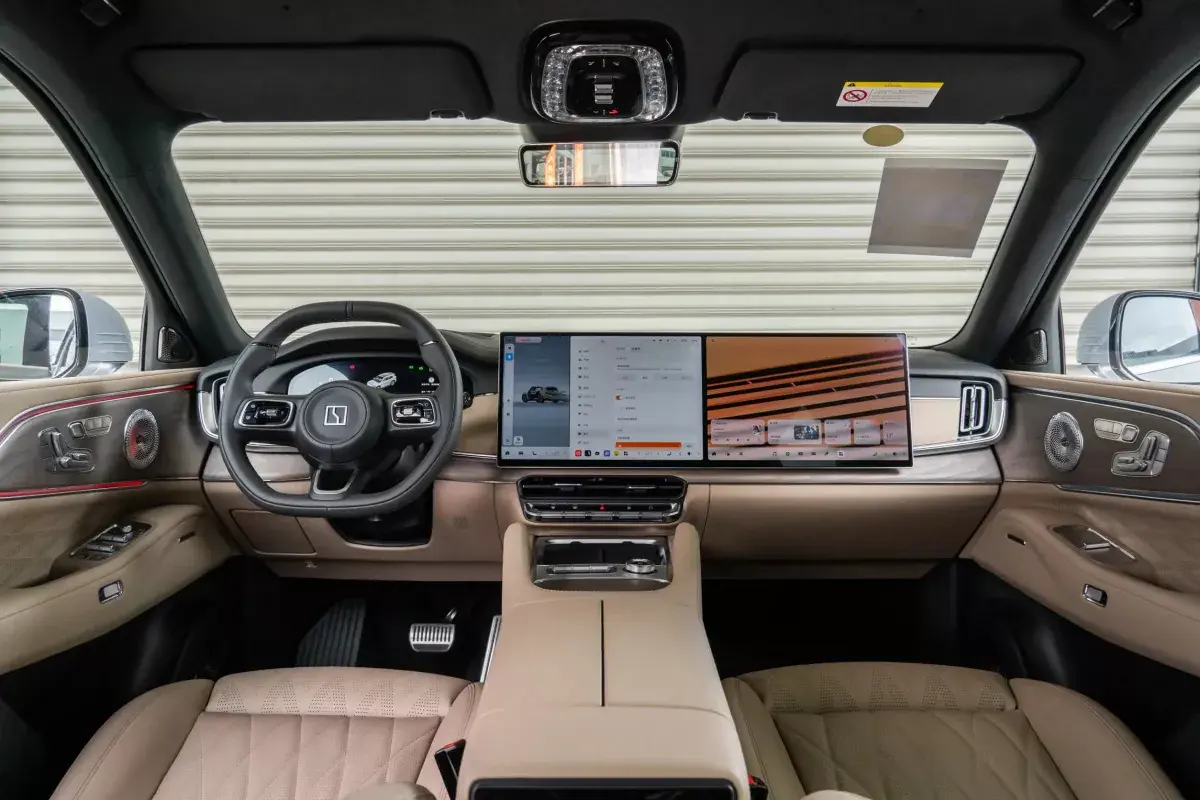 Zeekr 8X PHEV салон 8